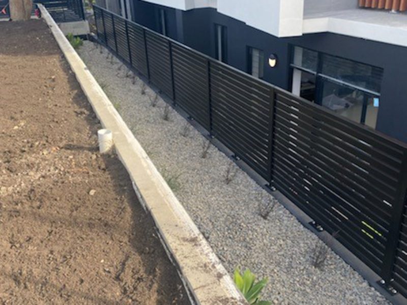 Custom_Screens_louvres001